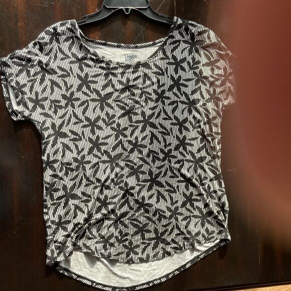 Land’s End cap sleeve stretch tee black cream stripe floral print long tail S - Picture 1 of 13
